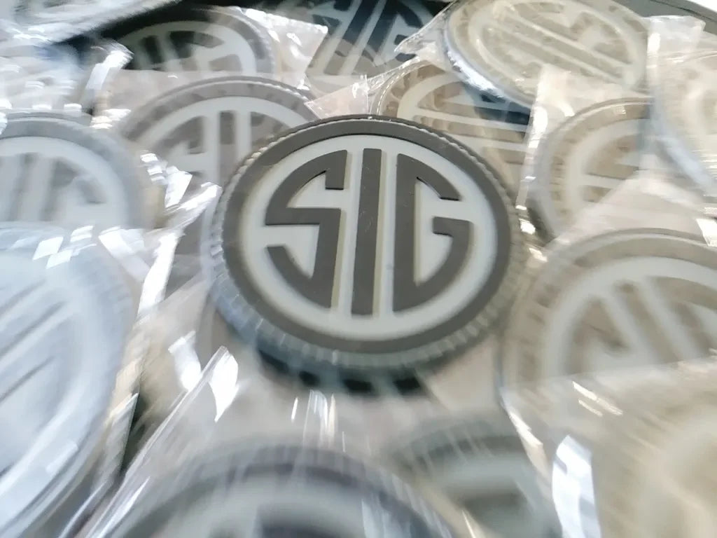 SIG Sauer 2D PVC PATCHES - KHAKI/BLACK - PVCPATCHWORLD.STORE
