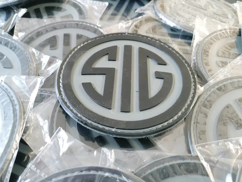 SIG Sauer 2D PVC PATCHES - KHAKI/BLACK - PVCPATCHWORLD.STORE