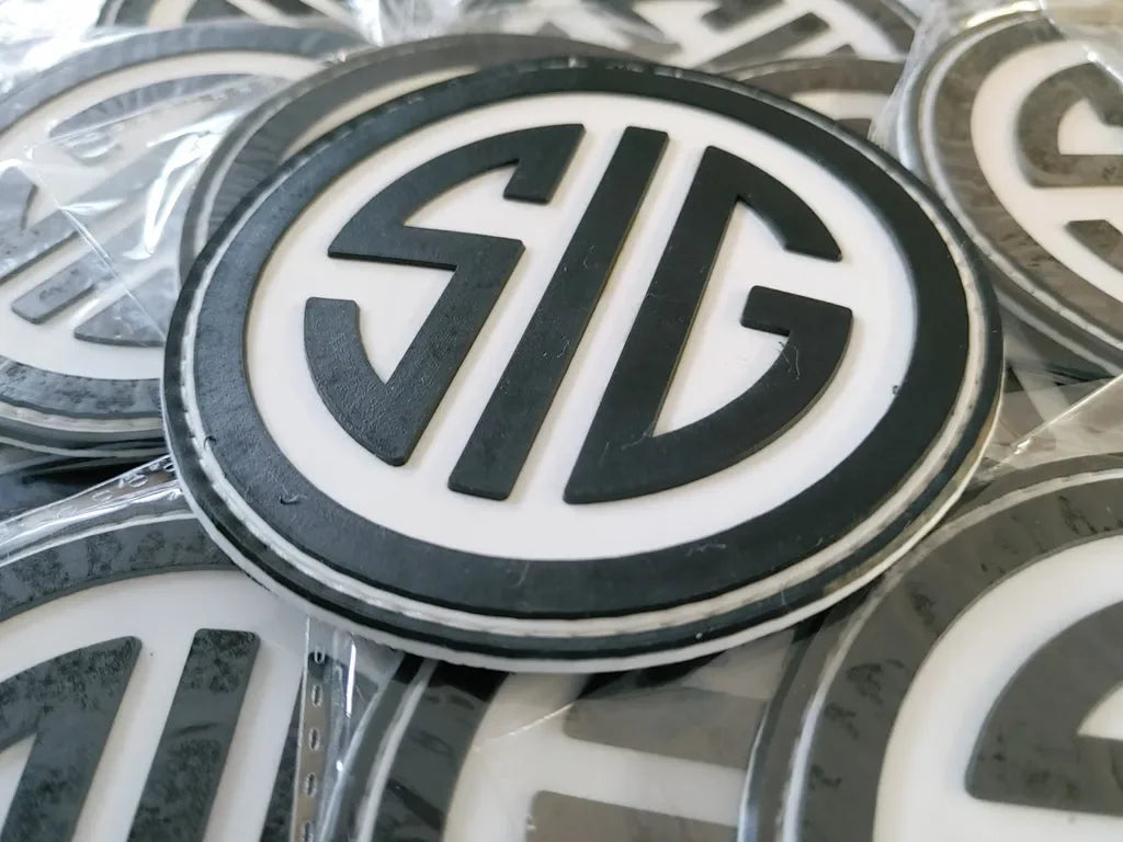 SIG Sauer 2D PVC PATCHES - BLACK/WHITE - PVCPATCHWORLD.STORE