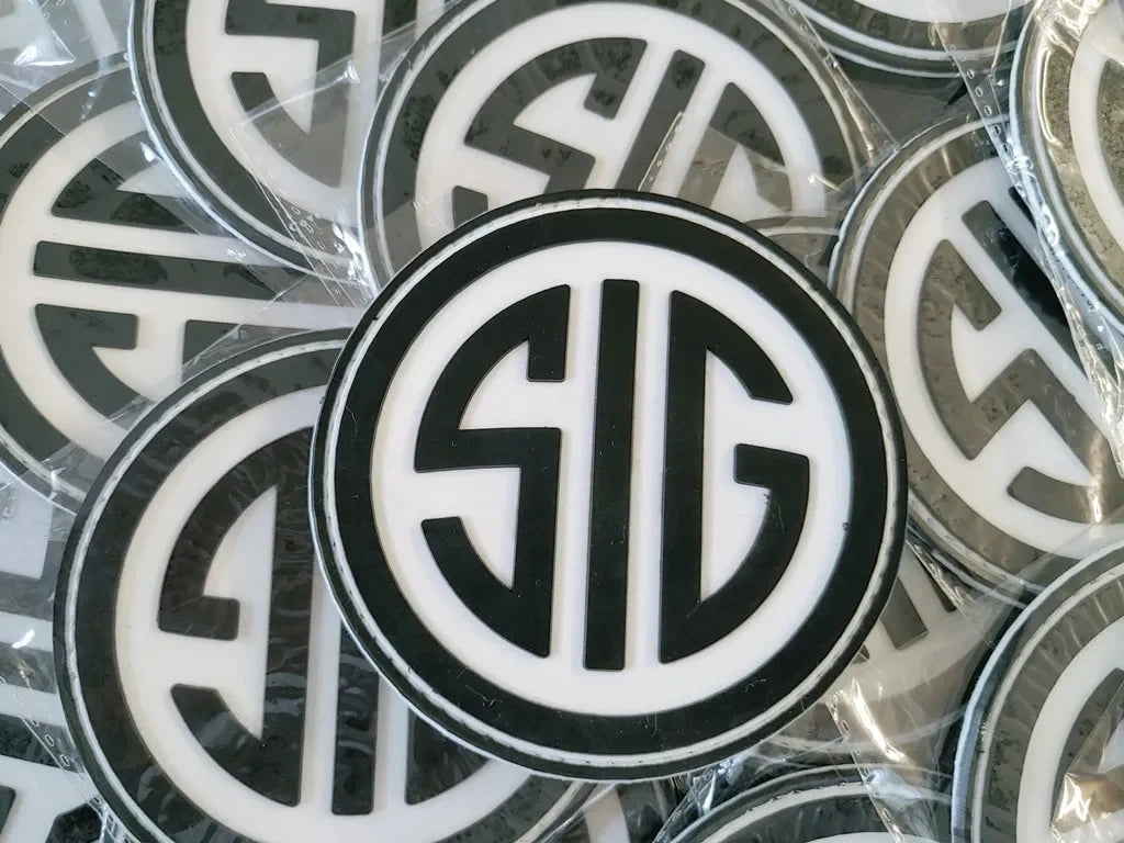 SIG Sauer 2D PVC PATCHES - BLACK/WHITE - PVCPATCHWORLD.STORE