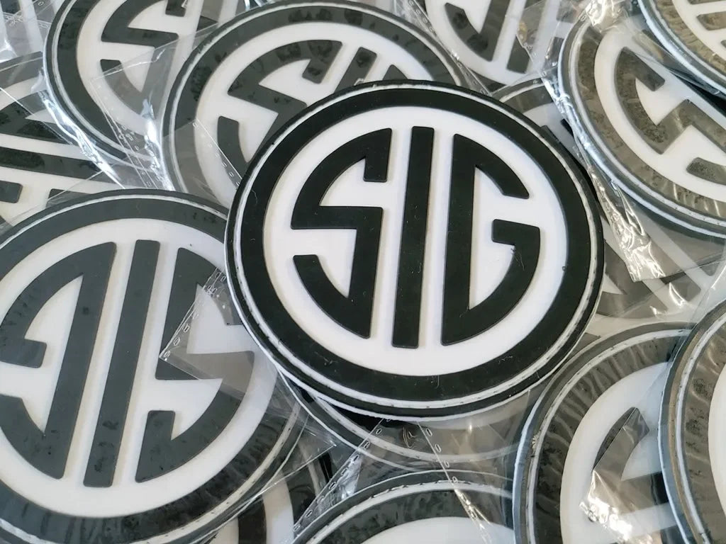 SIG Sauer 2D PVC PATCHES - BLACK/WHITE - PVCPATCHWORLD.STORE