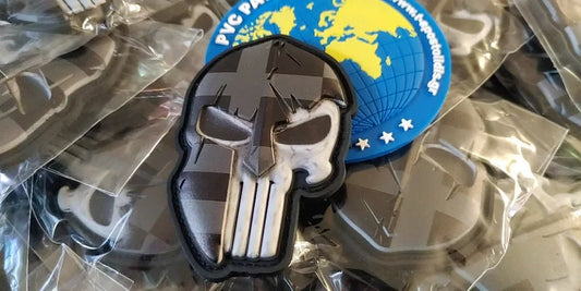 SPARTAN SCULL - GREEK FLAG 3D PVC PATCH - MEDIUM VISIBILITY - PVCPATCHWORLD.STORE